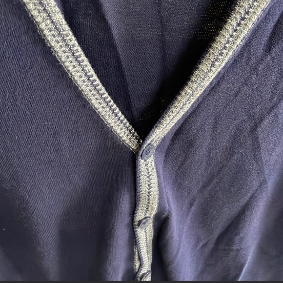 🔴 🔴United Colours Benetton light sweater vest/throw on - Picture 4 of 4